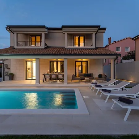 Sophia * Ровинь