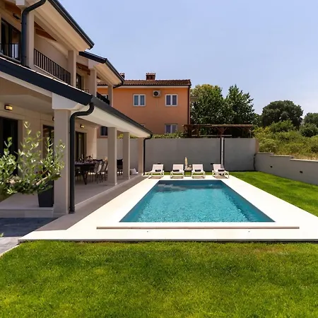 Sophia * Ровинь